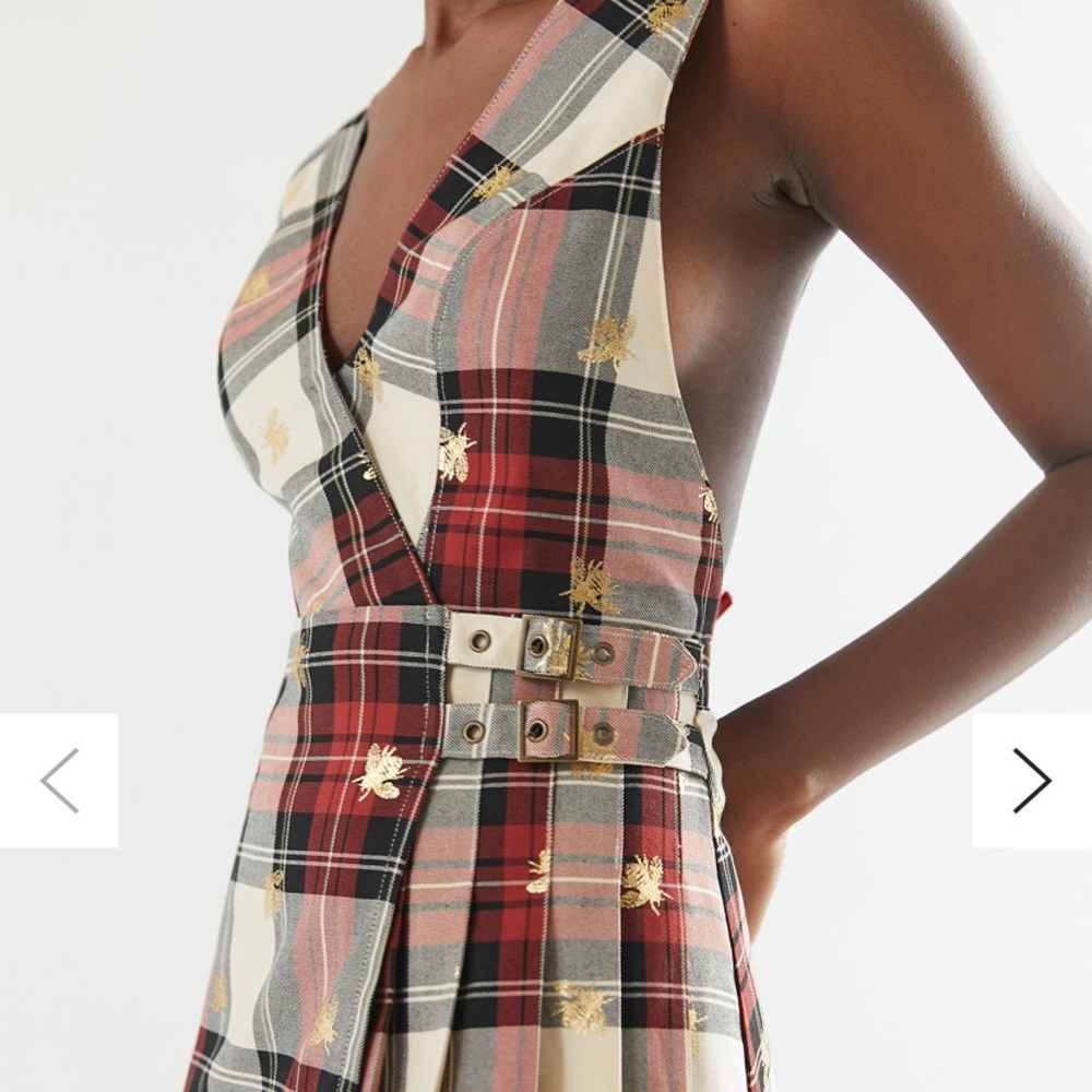 🚨ISO THIS UO CHANDLER DRESS LARGE OR XL🚨